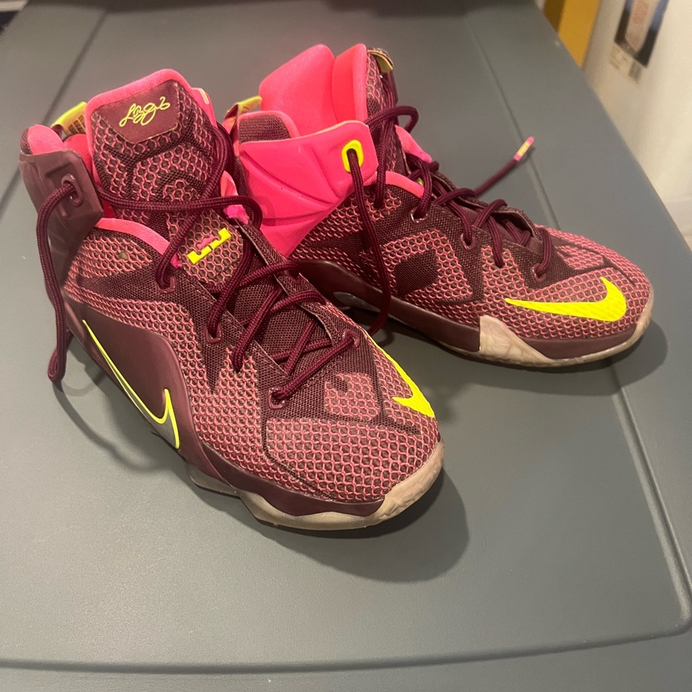 Nike Lebron XII 12 Double Helix Pink Size 4Y